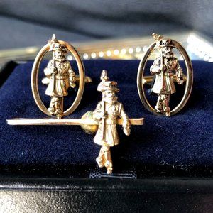 Vintage Beefeater Gold Tone Cuff Links & Tie Clip